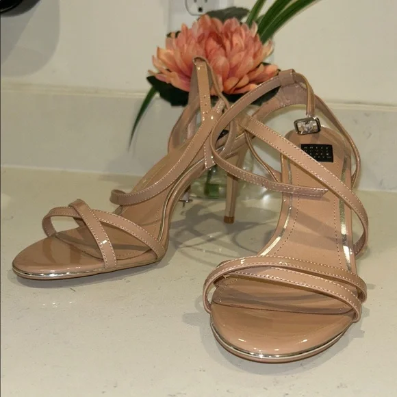 White House Black Market 9.5M 3.5 inch Nude Strappy Heels - Picture 2 of 12